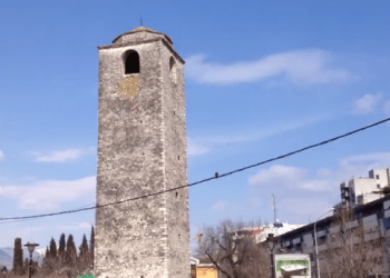 Уклоњен крст са Сахат-куле у Подгорици